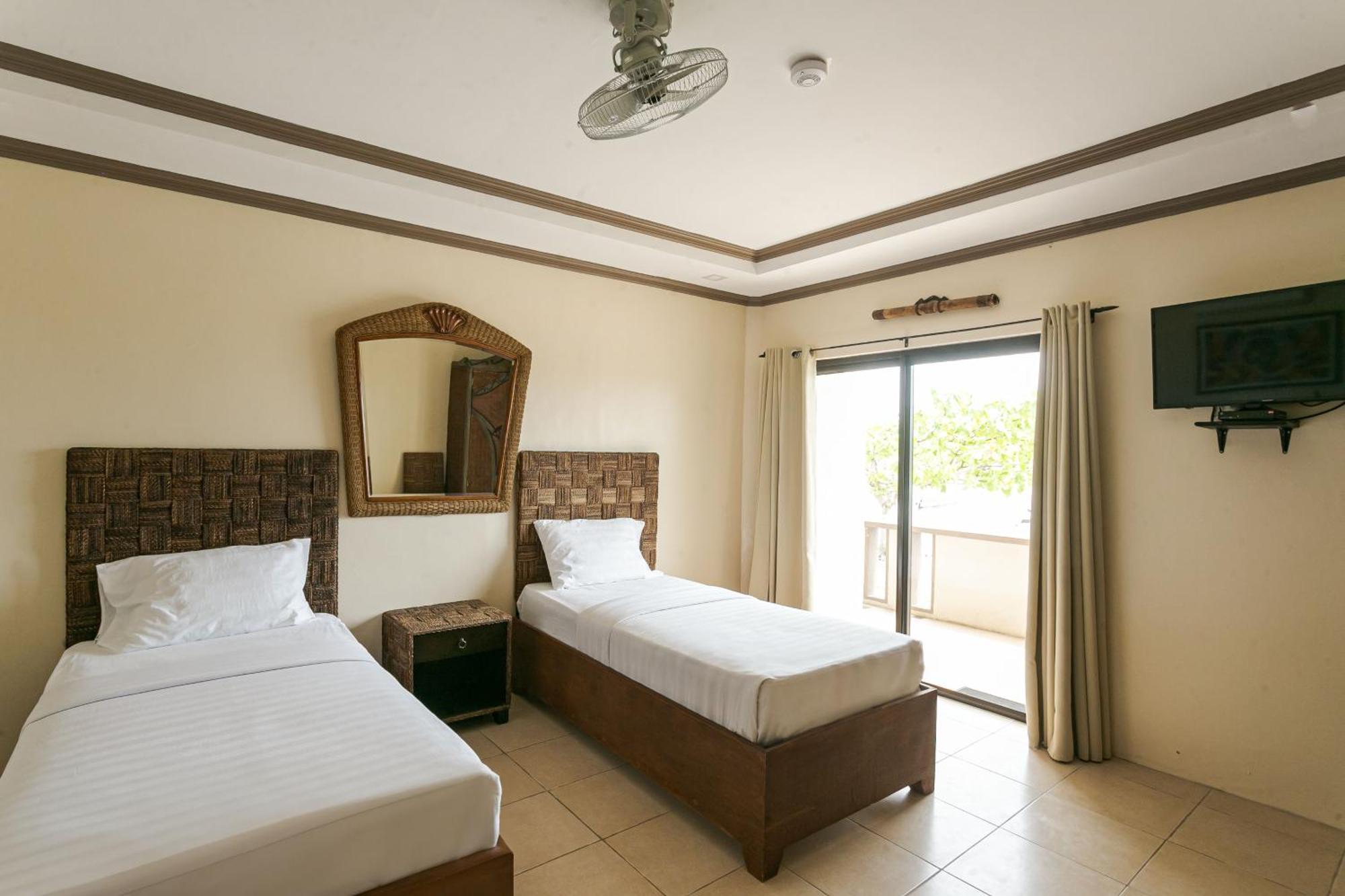 Turtle Bay Dive Resort Моалбоал Екстериор снимка